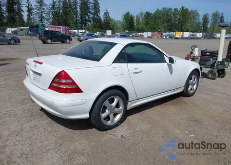 2001 Mercedes-Benz Slk 320 из США, поврежденный, VIN WDBKK65F31F172555